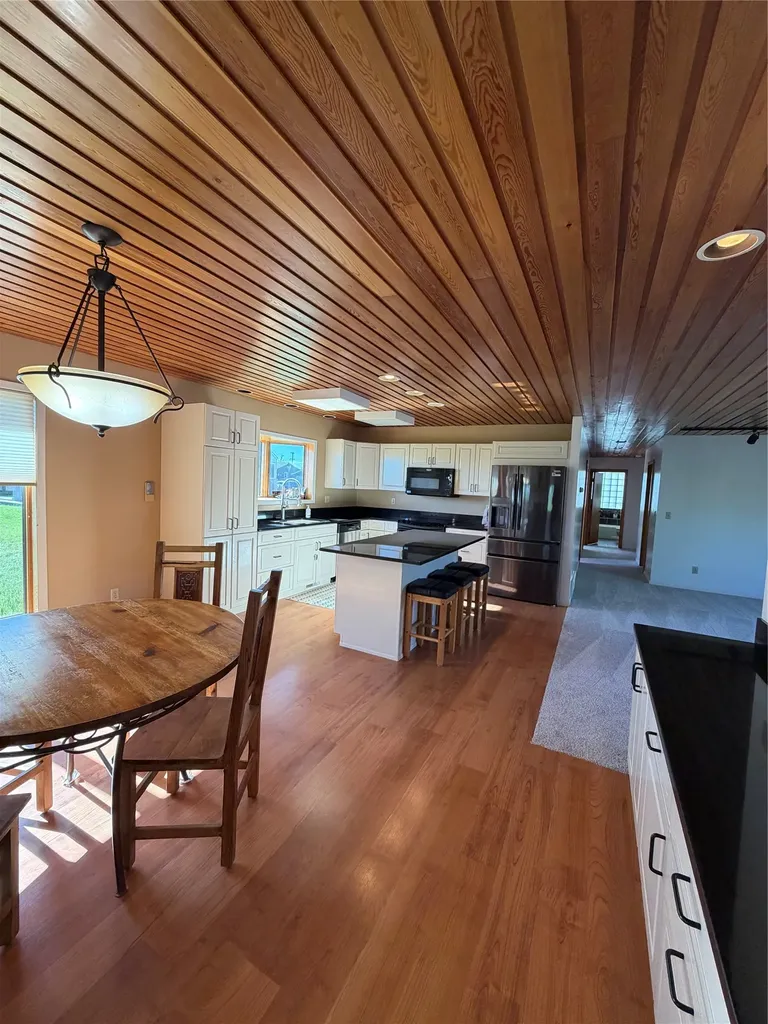 608 2nd Street Valier MT 59486