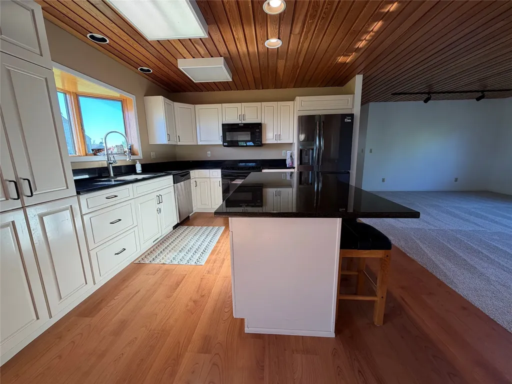 608 2nd Street Valier MT 59486