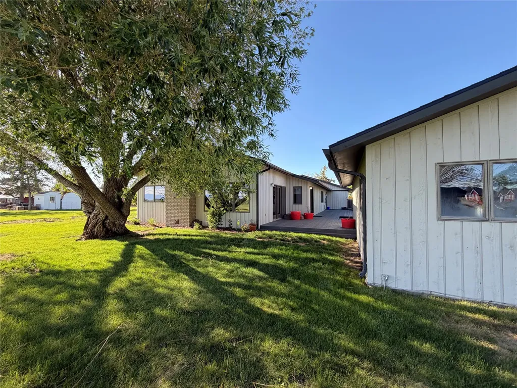 608 2nd Street Valier MT 59486