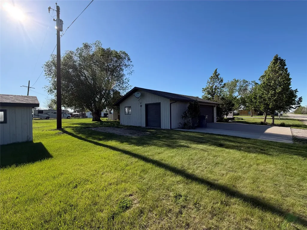 608 2nd Street Valier MT 59486