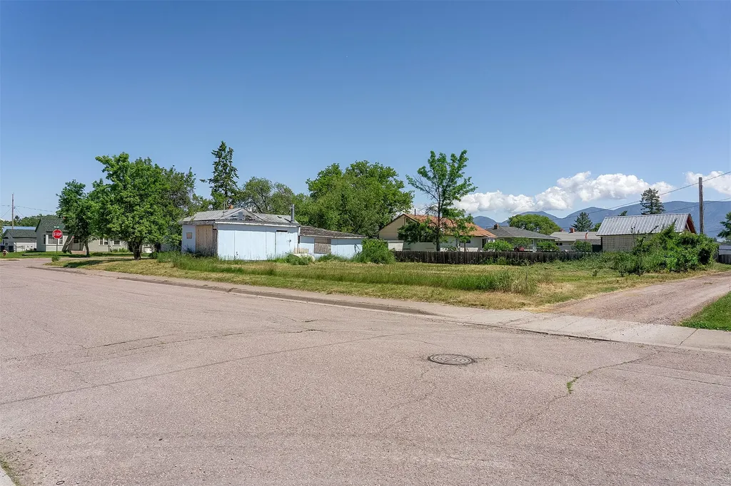 413 9th Avenue W Polson MT 59860