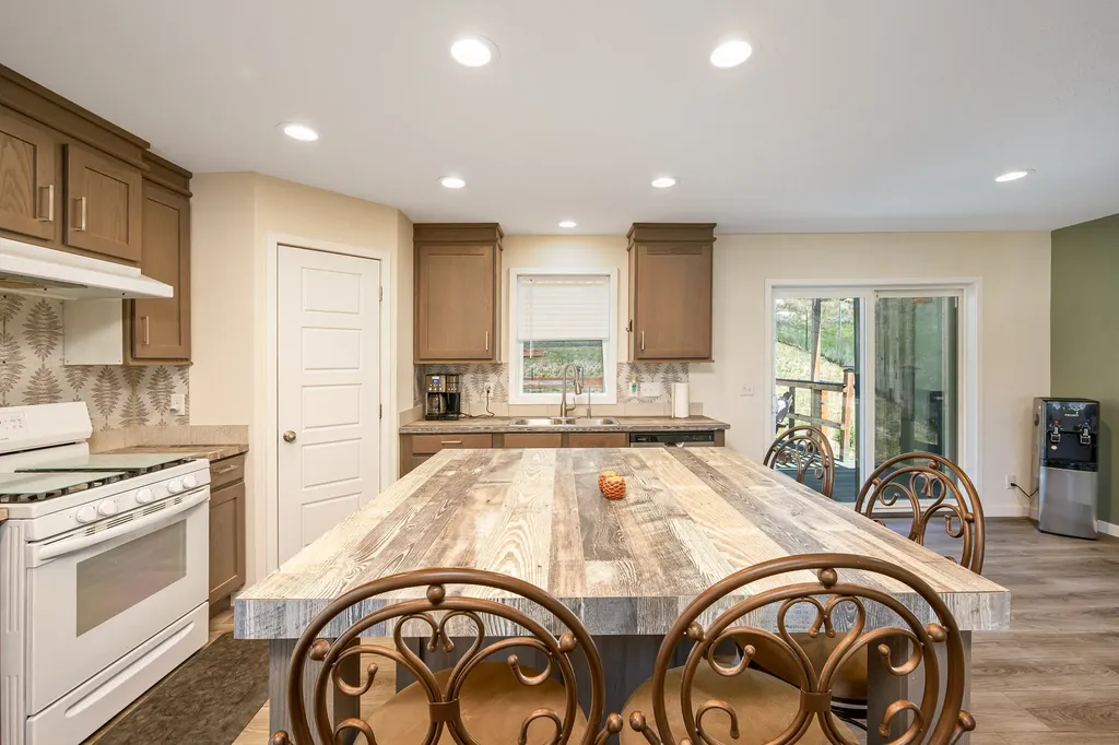 4 N Moonlight Drive Roundup MT 59072