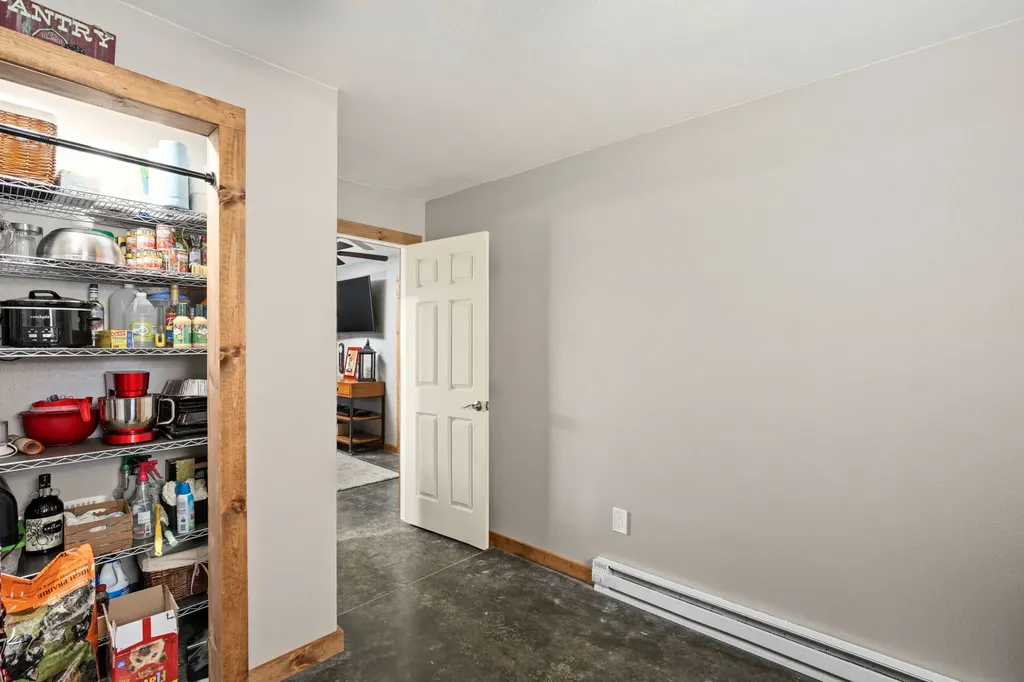20 Kamloops Road Power MT 59468
