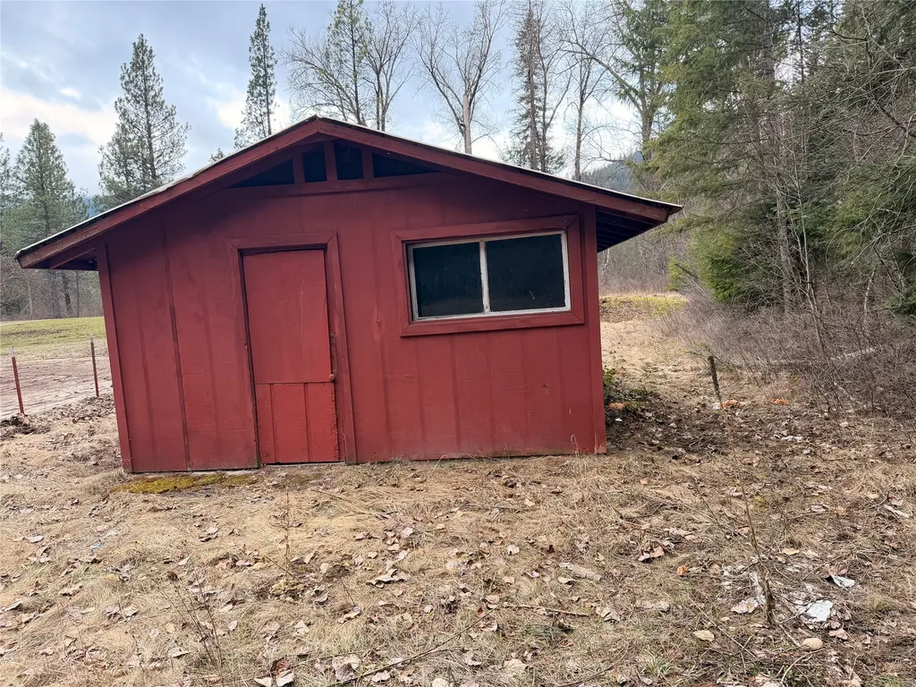 43 Star Road Troy MT 59935