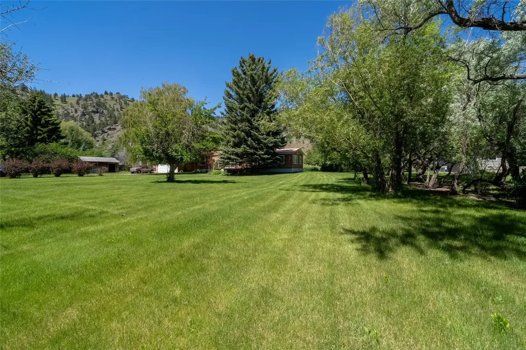 2792 Old Us Highway 91 Cascade MT 59421