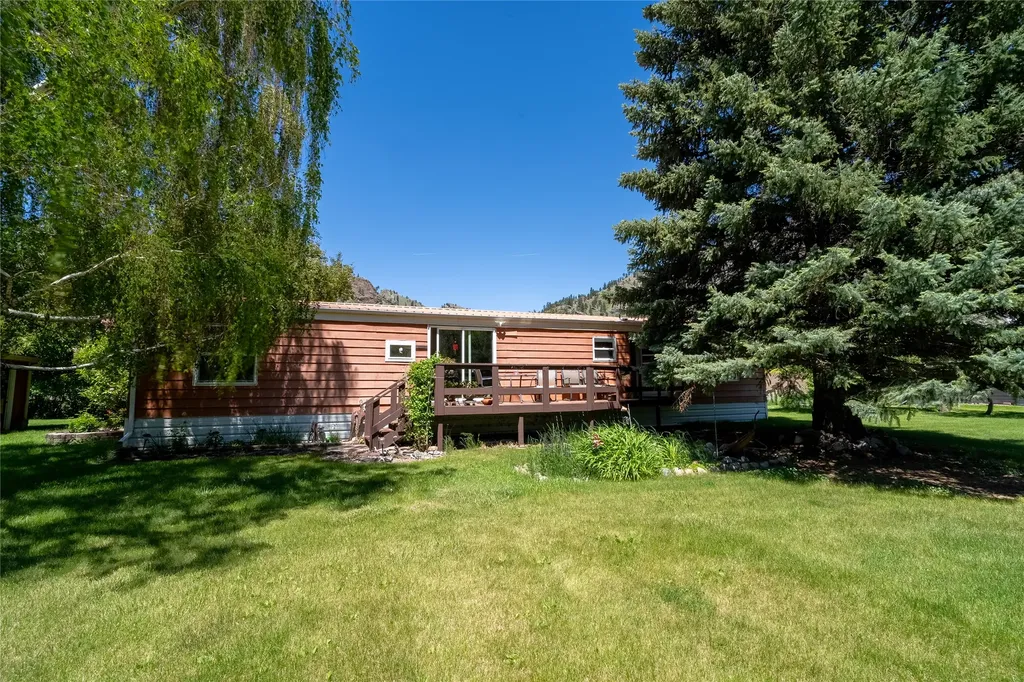 2792 Old Us Highway 91 Cascade MT 59421