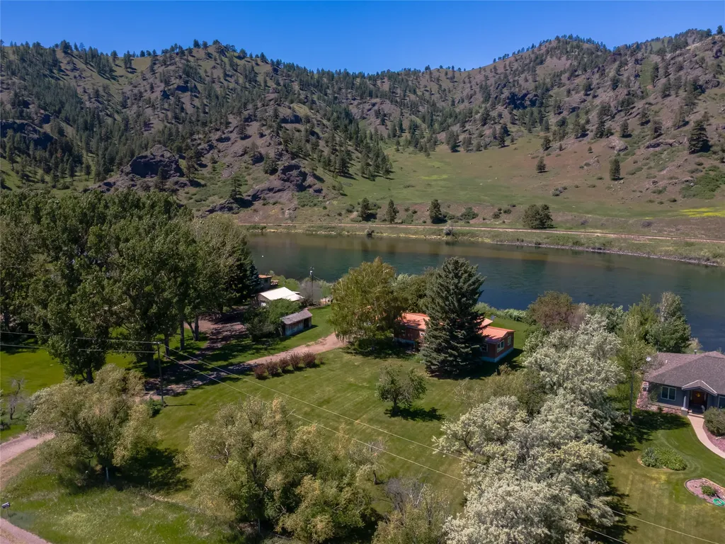 2792 Old Us Highway 91 Cascade MT 59421