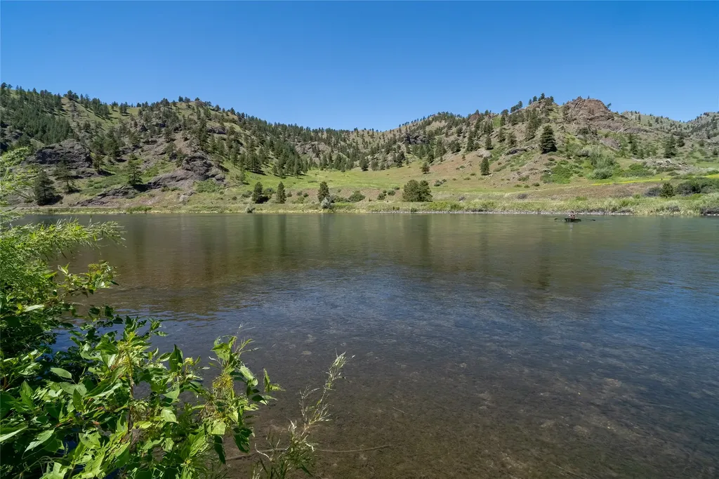 2792 Old Us Highway 91 Cascade MT 59421