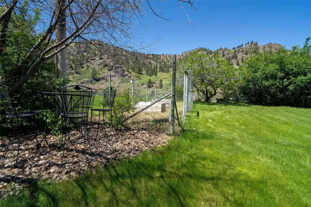 2792 Old Us Highway 91 Cascade MT 59421