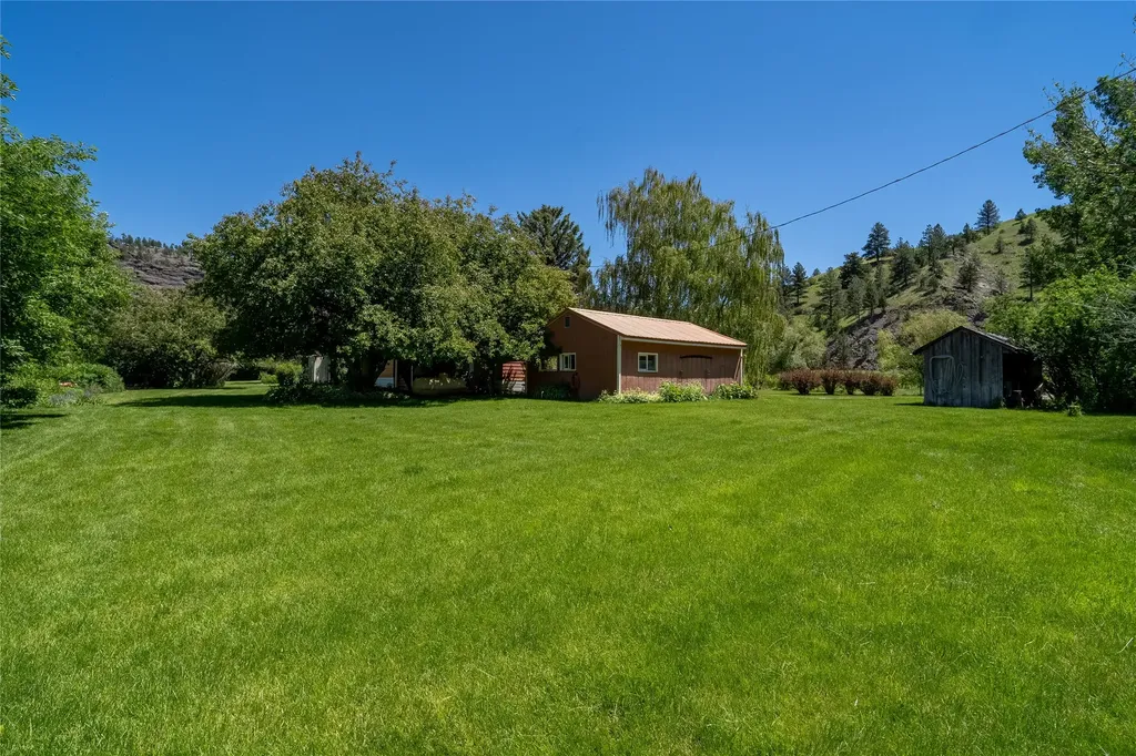 2792 Old Us Highway 91 Cascade MT 59421