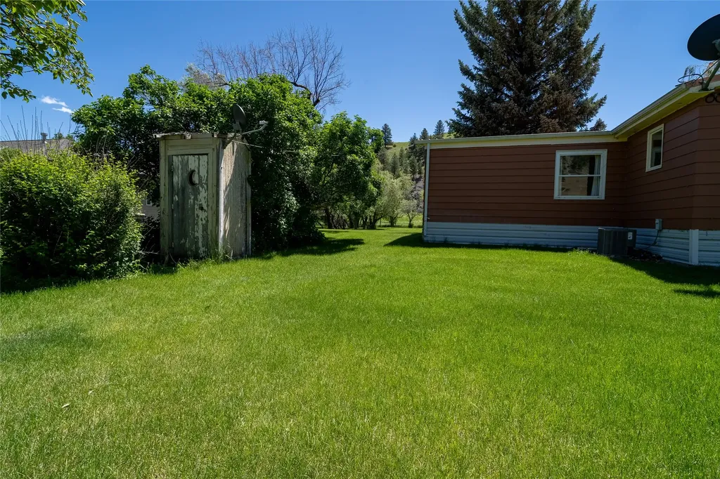 2792 Old Us Highway 91 Cascade MT 59421