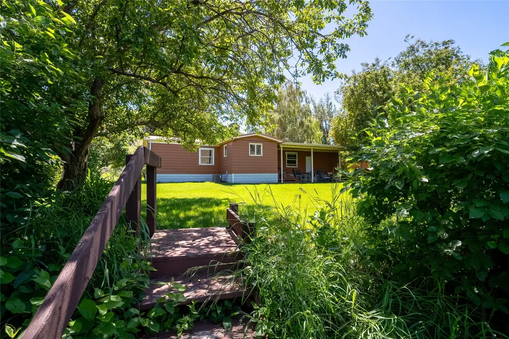 2792 Old Us Highway 91 Cascade MT 59421