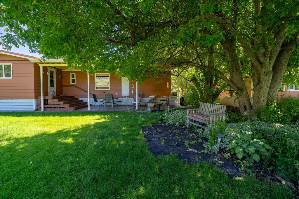 2792 Old Us Highway 91 Cascade MT 59421