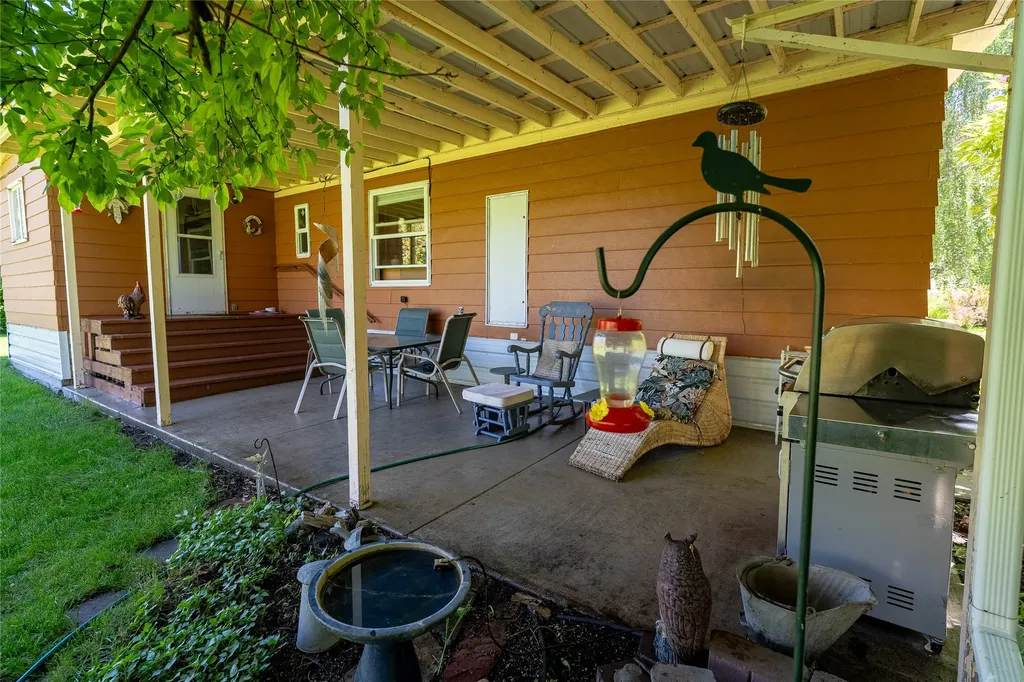 2792 Old Us Highway 91 Cascade MT 59421