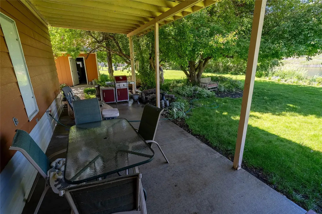 2792 Old Us Highway 91 Cascade MT 59421