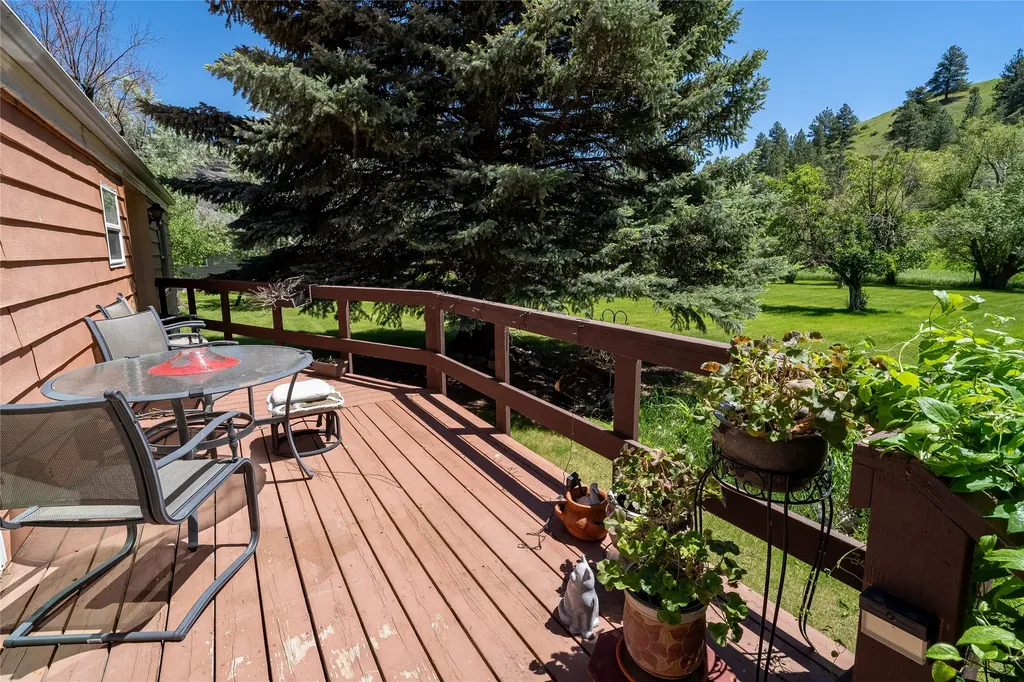2792 Old Us Highway 91 Cascade MT 59421