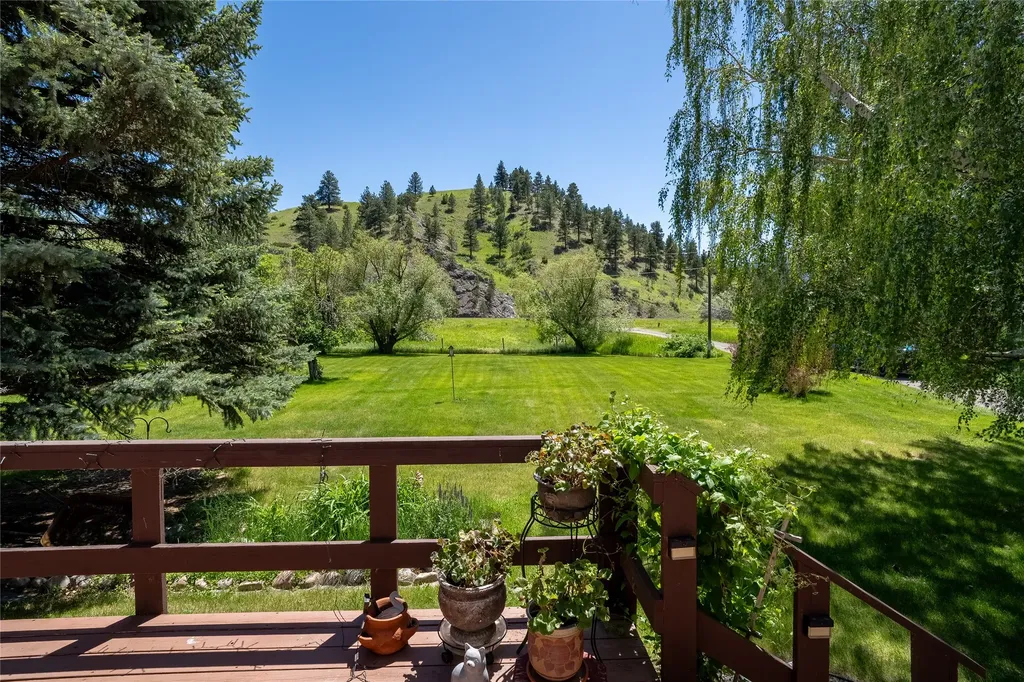 2792 Old Us Highway 91 Cascade MT 59421