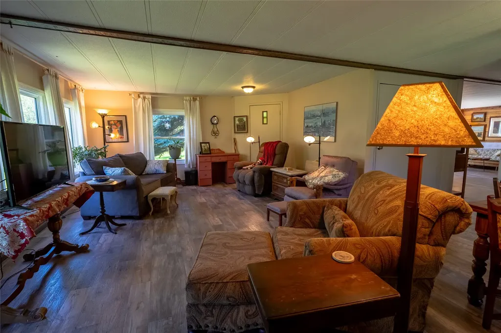 2792 Old Us Highway 91 Cascade MT 59421