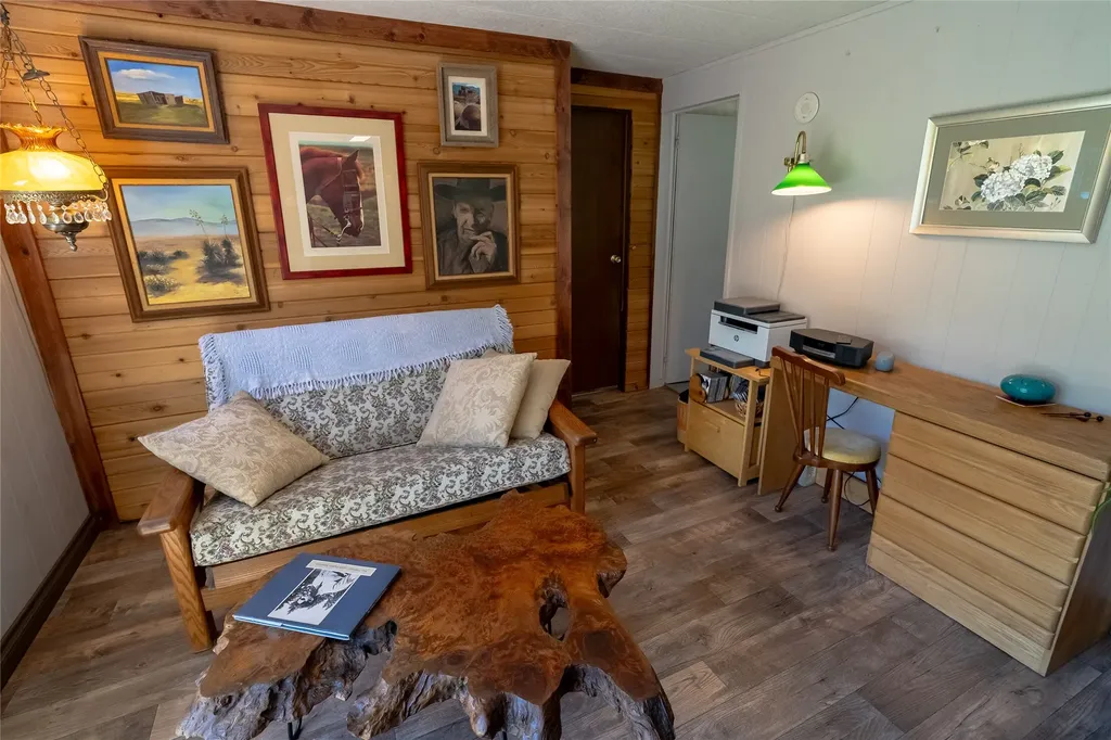 2792 Old Us Highway 91 Cascade MT 59421