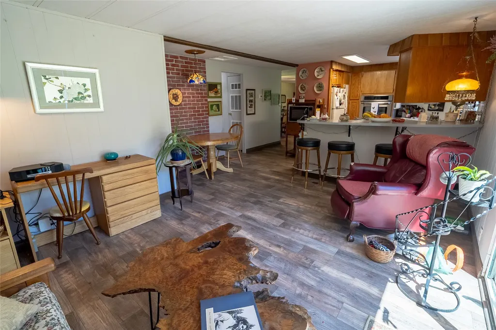 2792 Old Us Highway 91 Cascade MT 59421