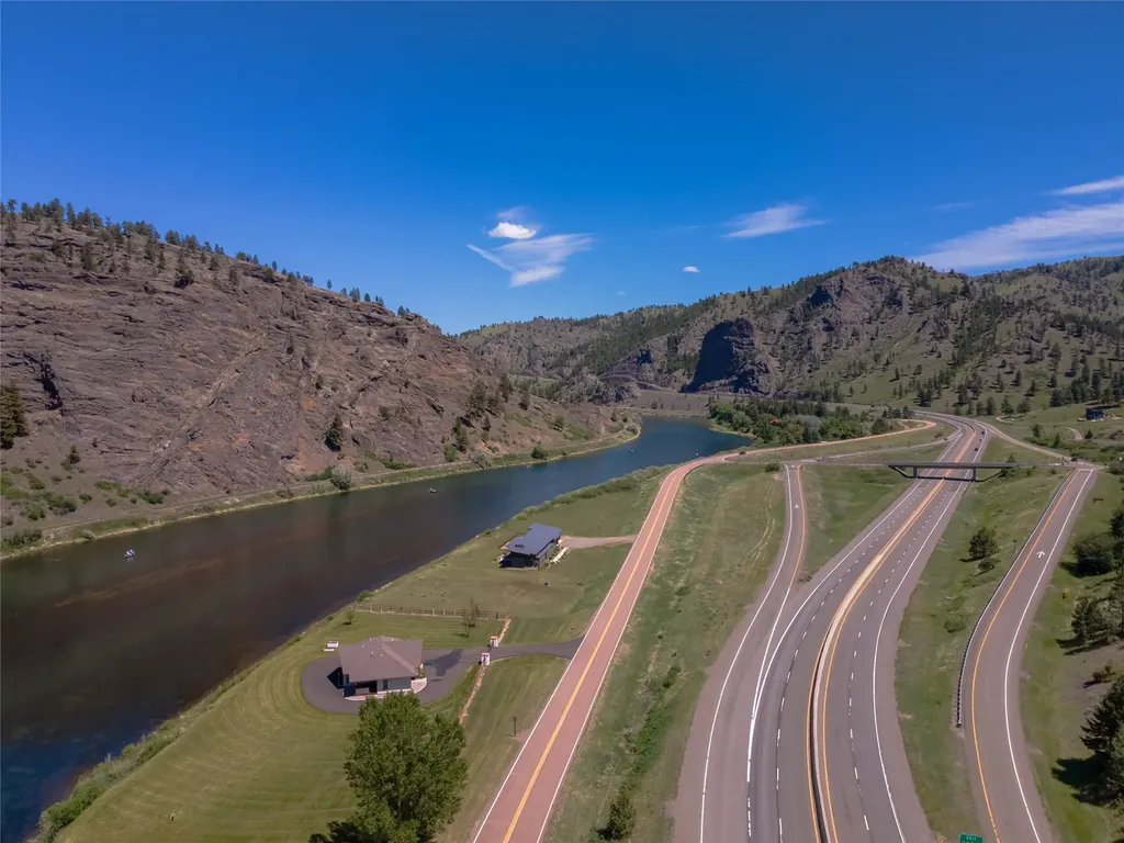 2792 Old Us Highway 91 Cascade MT 59421
