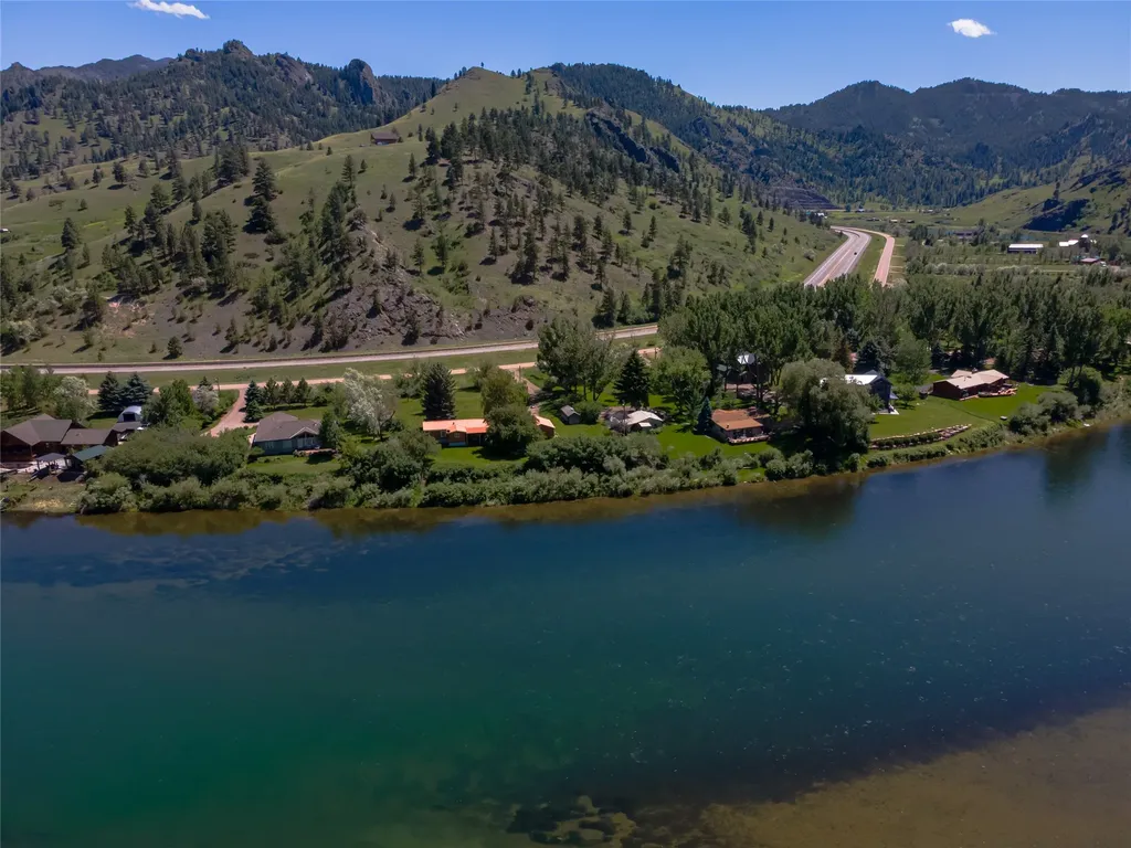 2792 Old Us Highway 91 Cascade MT 59421