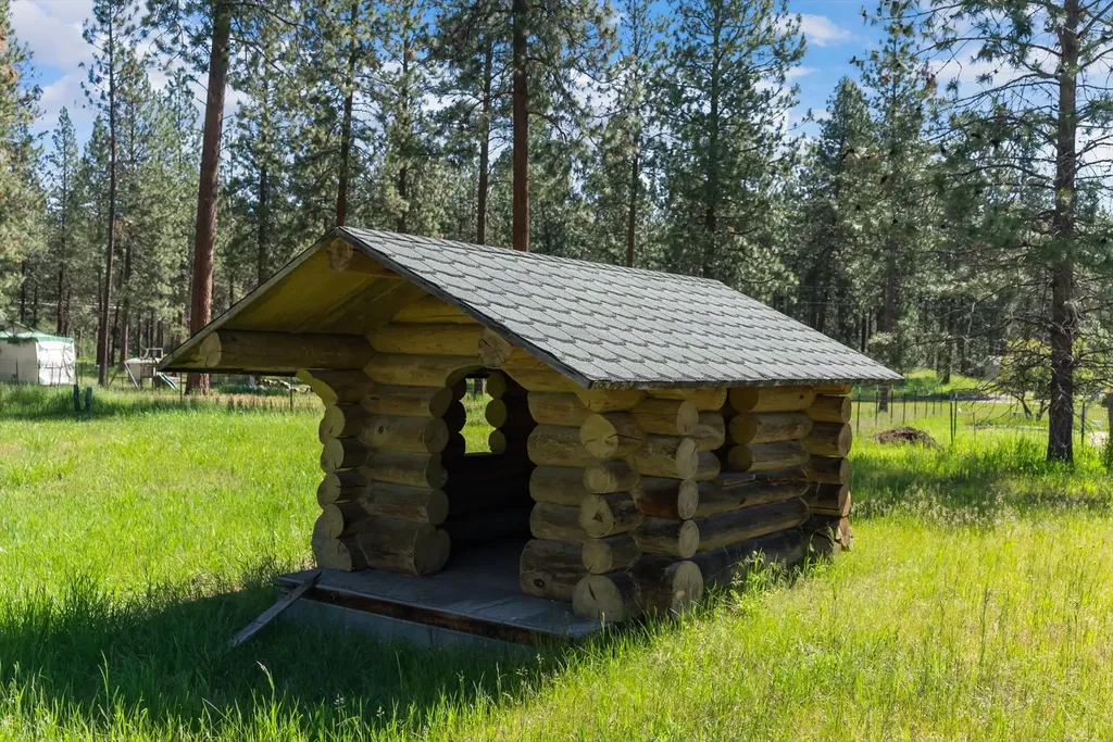 41088 Double Tree Lane Polson MT 59860