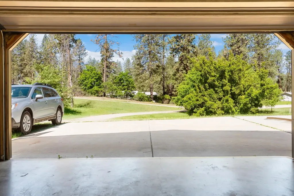 41088 Double Tree Lane Polson MT 59860