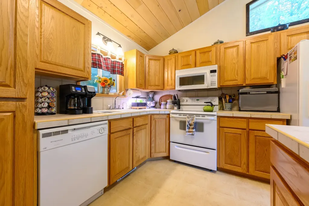 700 Pomeroy Trail Eureka MT 59917