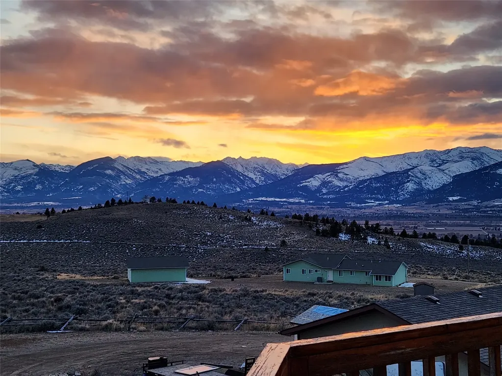 935 Moon Shadow Lane Stevensville MT 59870