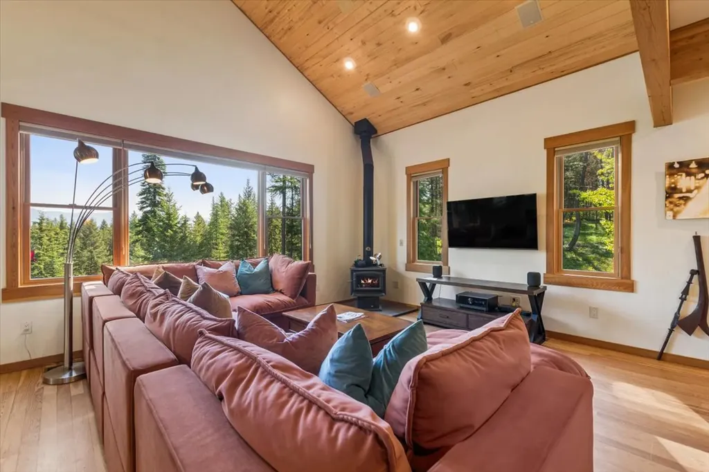 901 Twin Lakes Road Whitefish MT 59937