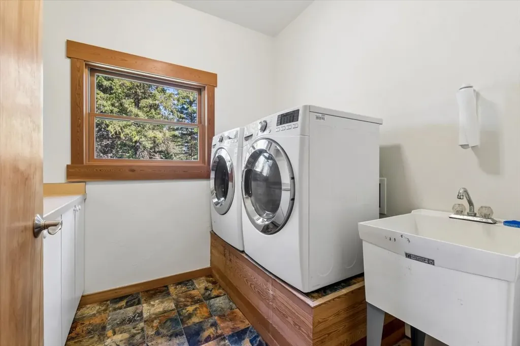 901 Twin Lakes Road Whitefish MT 59937
