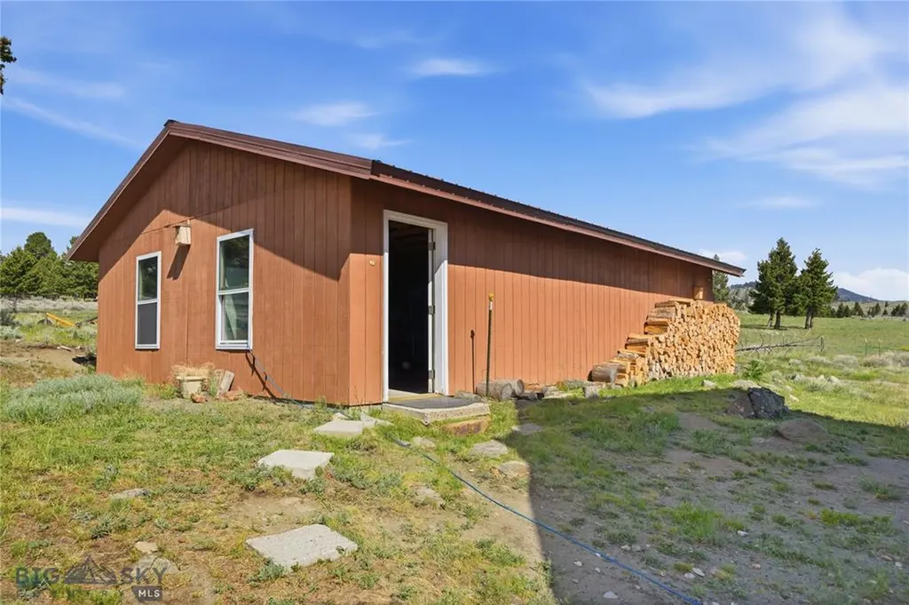 86 Horseshoe Trail Whitehall MT 59759