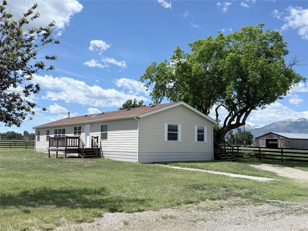 971 Willow Creek Cross Road Corvallis MT 59828
