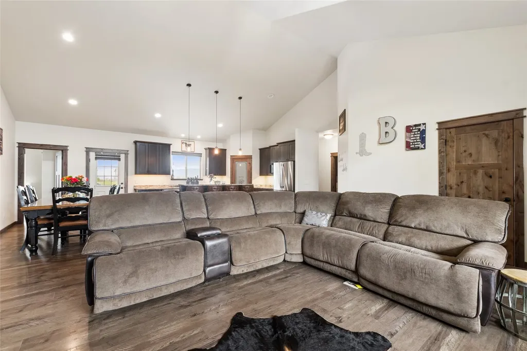 1129 Mackinaw Loop Somers MT 59932