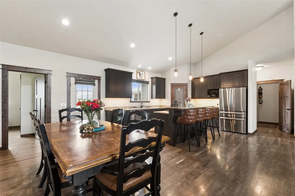 1129 Mackinaw Loop Somers MT 59932