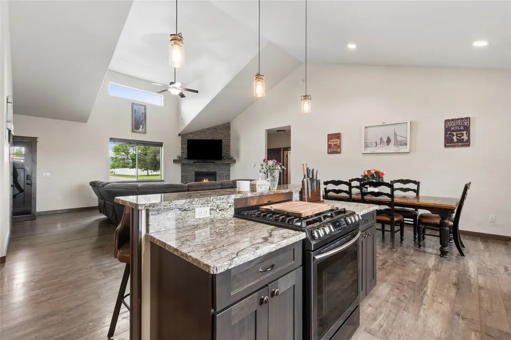 1129 Mackinaw Loop Somers MT 59932