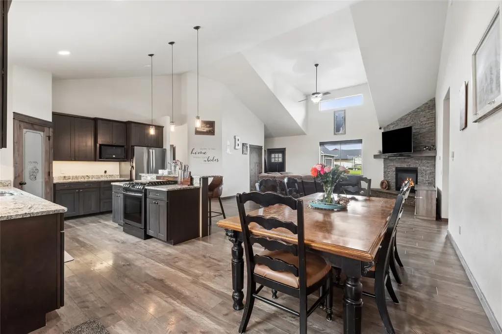 1129 Mackinaw Loop Somers MT 59932