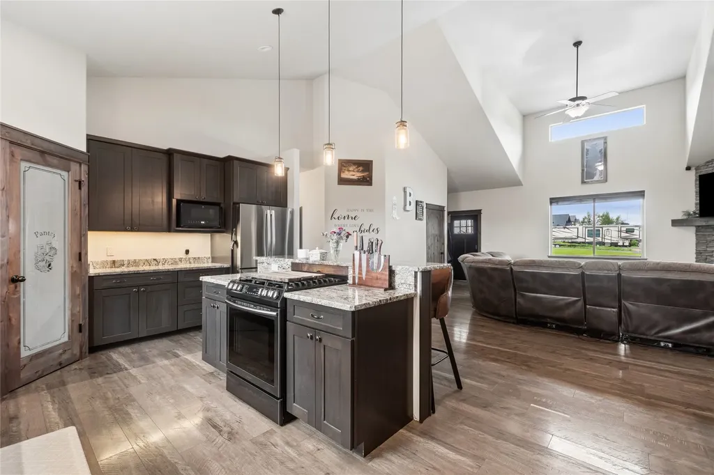 1129 Mackinaw Loop Somers MT 59932