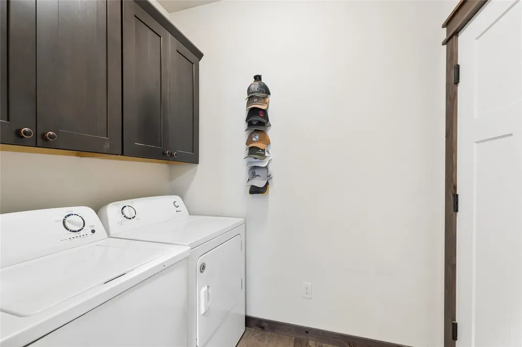 1129 Mackinaw Loop Somers MT 59932