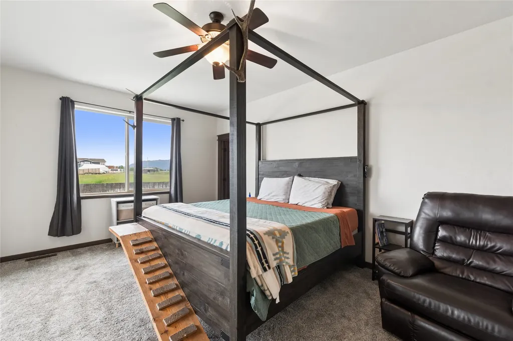 1129 Mackinaw Loop Somers MT 59932