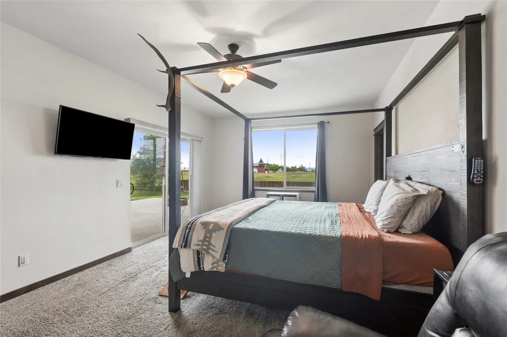 1129 Mackinaw Loop Somers MT 59932