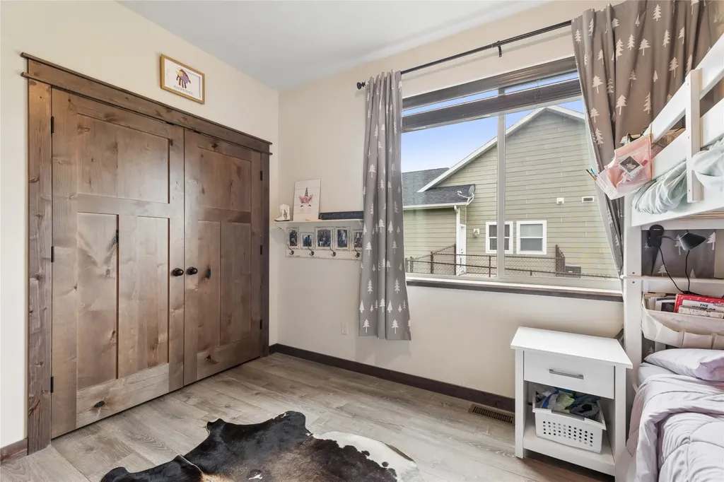 1129 Mackinaw Loop Somers MT 59932