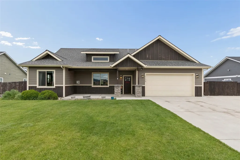 1129 Mackinaw Loop Somers MT 59932