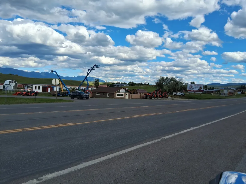 1174 Us Highway 93 N Eureka MT 59917