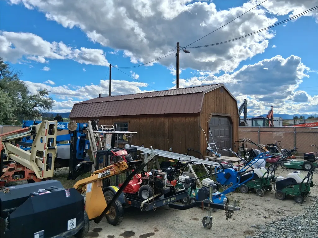 1174 Us Highway 93 N Eureka MT 59917