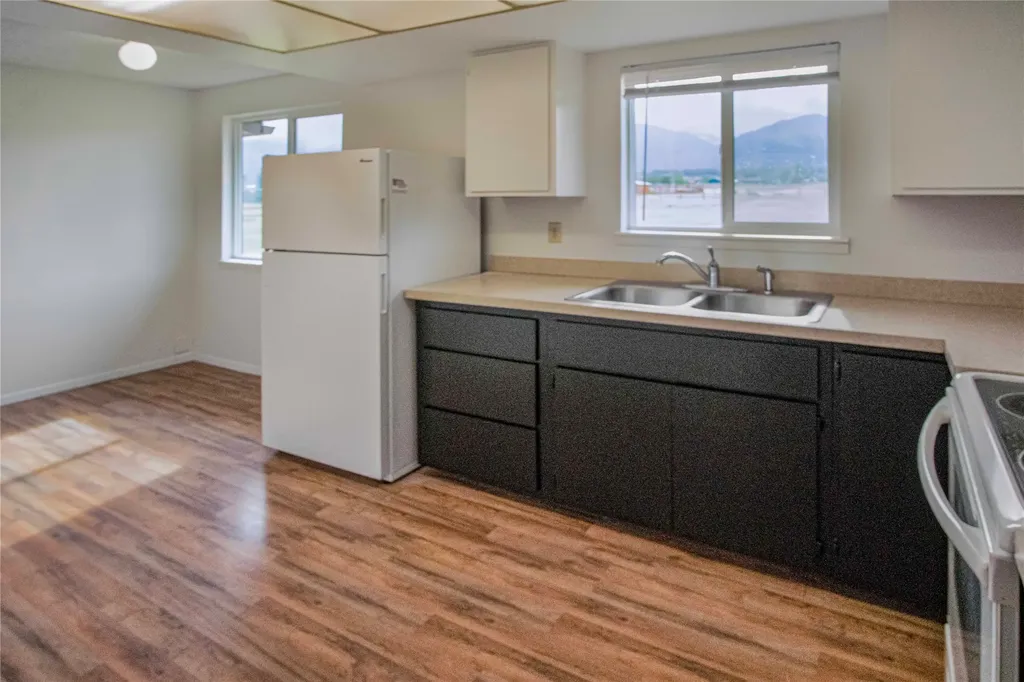 323/325 W River Road Hamilton MT 59840