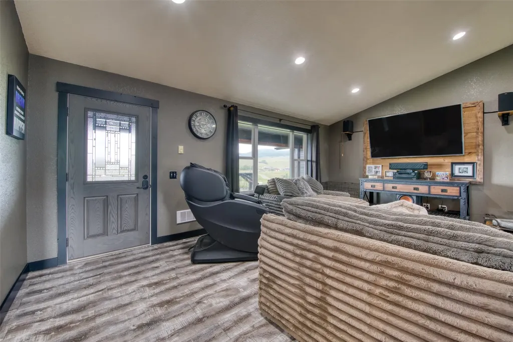 1067 Molly Joanne Lane Florence MT 59833