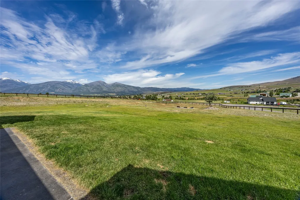 1067 Molly Joanne Lane Florence MT 59833