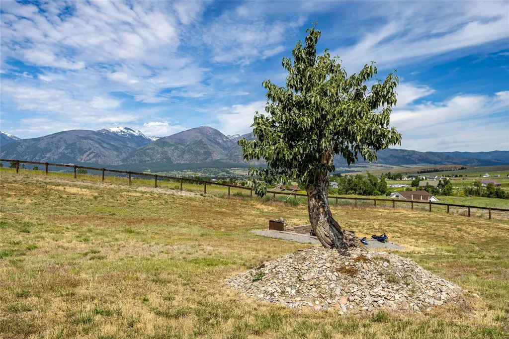 1067 Molly Joanne Lane Florence MT 59833